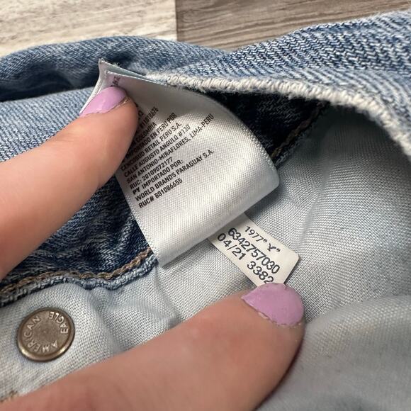 American Eagle Mid Wash Womens 8 Relaxed‎ Thrashed Distressed Denim Mom Jeans - Picture 5 of 11